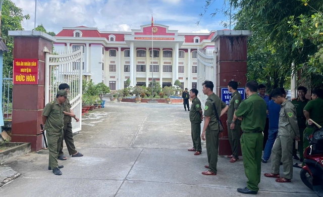 Ông Lê Tùng Vân ở Tịnh thất Bồng Lai lãnh án 3 năm tù vì loạn luân- Ảnh 2. Ông Lê Tùng Vân ở Tịnh thất Bồng Lai lãnh án 3 năm tù vì loạn luân- Ảnh 2.