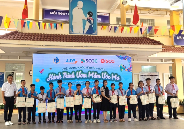 Bà Rịa – Vũng Tàu: Tập huấn an toàn trên không gian mạng cho học sinh khuyết tật Bà Rịa – Vũng Tàu: Tập huấn an toàn trên không gian mạng cho học sinh khuyết tật