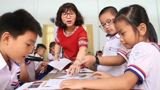 Sáp nhập tỉnh, thành: Cần giáo dục học sinh tinh thần đất nước là quê hương Sáp nhập tỉnh, thành: Cần giáo dục học sinh tinh thần đất nước là quê hương