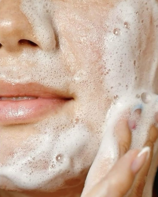 Cách thư giãn làn da sau ngày dài mệt mỏi - Ảnh 2.