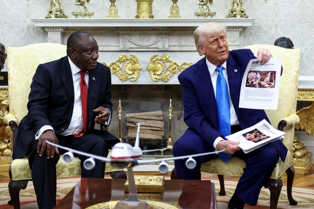 Ông Trump khẩu chiến với Tổng thống Nam Phi Ramaphosa Ông Trump khẩu chiến với Tổng thống Nam Phi Ramaphosa