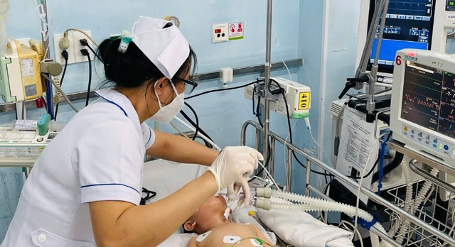 Bệnh tay chân miệng tăng nhanh, Việt Nam kỳ vọng &apos;vũ khí&apos; mới từ vắc xin EV71- Ảnh 1.