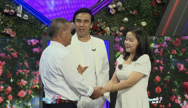 Mẹ đơn thân khiến người đàn ông xót xa khi khóc nghẹn trên show hẹn hò Mẹ đơn thân khiến người đàn ông xót xa khi khóc nghẹn trên show hẹn hò