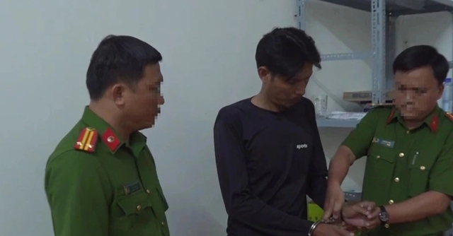 ‘Đại ca bên xã đảo’ cưỡng đoạt tài sản của thương lái ‘Đại ca bên xã đảo’ cưỡng đoạt tài sản của thương lái