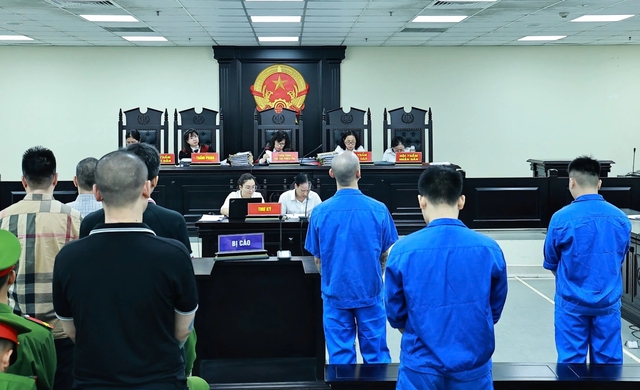 Cựu công an khai gì về việc dùng xe biển xanh chở ma túy cho 'bà trùm'? - Ảnh 2.