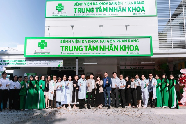 Bệnh viện đa khoa Sài Gòn Phan Rang đưa vào hoạt động Trung tâm Nhãn khoa mới- Ảnh 2. Bệnh viện đa khoa Sài Gòn Phan Rang đưa vào hoạt động Trung tâm Nhãn khoa mới- Ảnh 2.