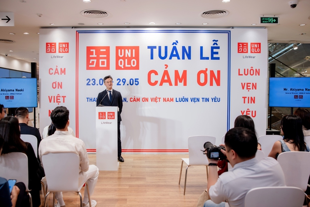 UNIQLO đóng góp doanh thu của bộ sưu tập UT Mickey Mouse in Vietnam xây trường học