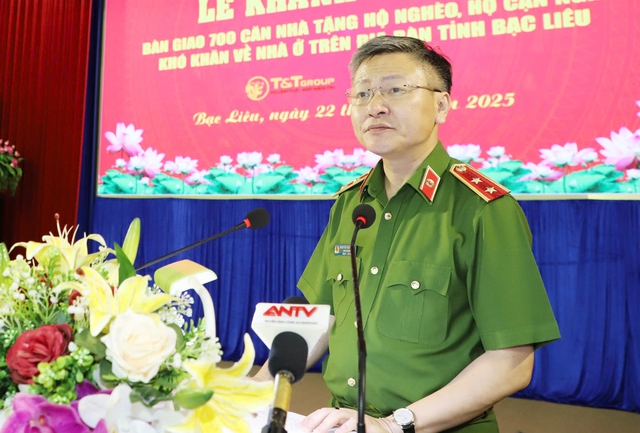 Bộ Công an bàn giao 700 căn nhà cho hộ nghèo ở Bạc Liêu Bộ Công an bàn giao 700 căn nhà cho hộ nghèo ở Bạc Liêu