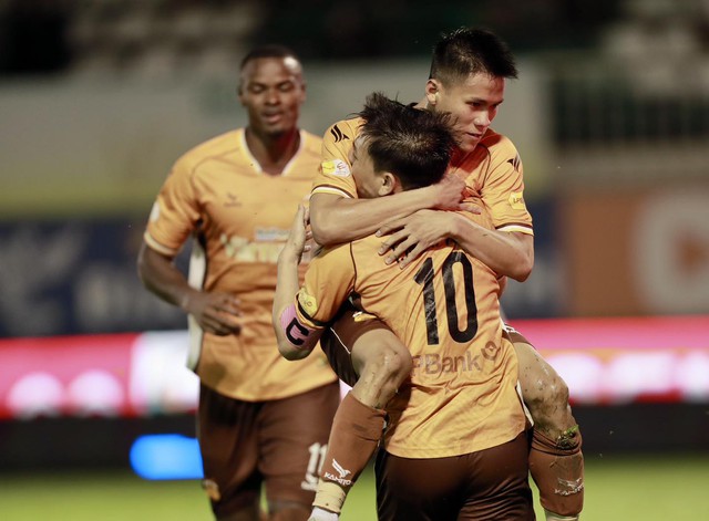 Bảng xếp hạng V-League: HAGL và Bình Dương chính thức trụ hạng, Đà Nẵng cực khốn khó Bảng xếp hạng V-League: HAGL và Bình Dương chính thức trụ hạng, Đà Nẵng cực khốn khó