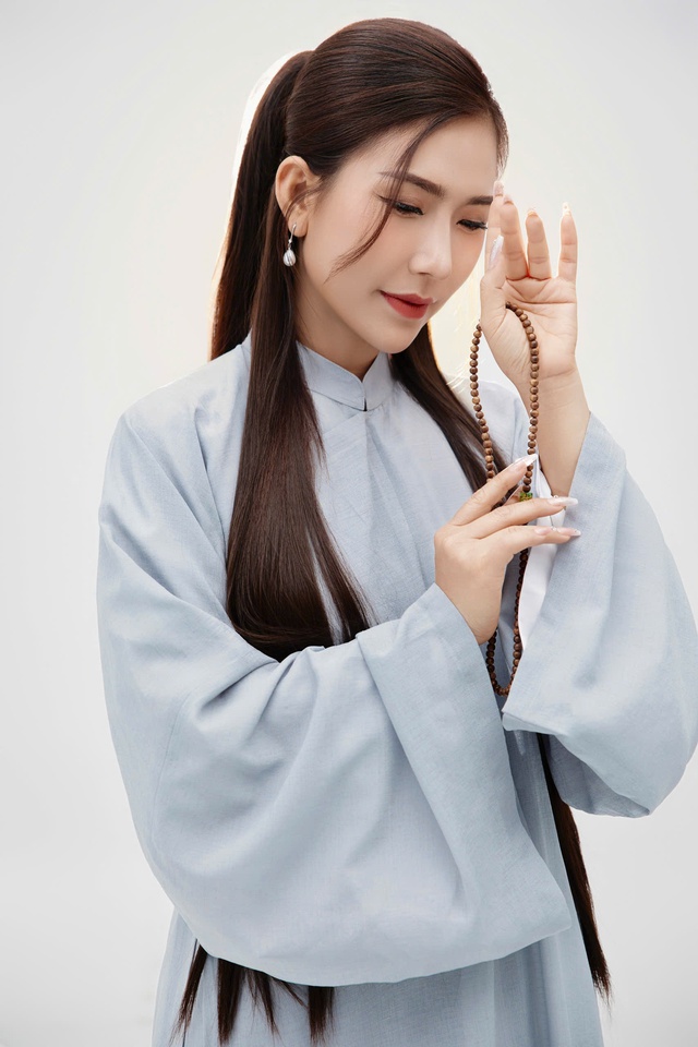 Hoàng Y Nhung ra sao sau biến cố thua lỗ chục tỉ, phải 'bỏ phố về rừng'? - Ảnh 2.