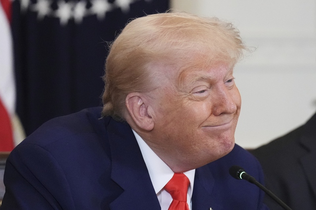 Ông Trump muốn áp thuế 50% đối với EU, thị trường chứng khoán lại giảm mạnh Ông Trump muốn áp thuế 50% đối với EU, thị trường chứng khoán lại giảm mạnh