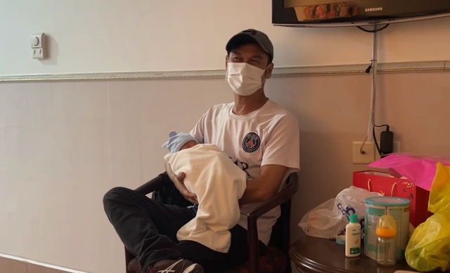 Tiết Cương đón con đầu lòng ở tuổi 52 - Ảnh 2.