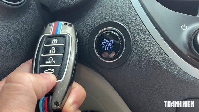 Dấu hiệu cho thấy ch&igrave;a kh&oacute;a &ocirc; t&ocirc; sắp hết pin cần thay thế ngay - Ảnh 2.