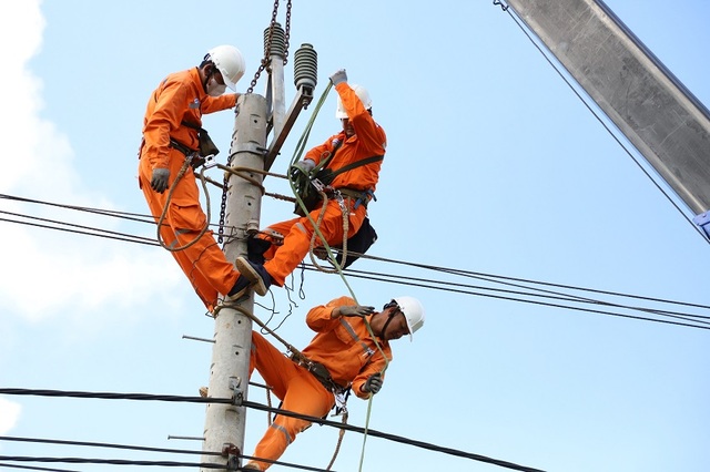 Điện lực Đắk Nông diễn tập ứng phó sự cố điện do thiên tai - Ảnh 4. Điện lực Đắk Nông diễn tập ứng phó sự cố điện do thiên tai - Ảnh 4.