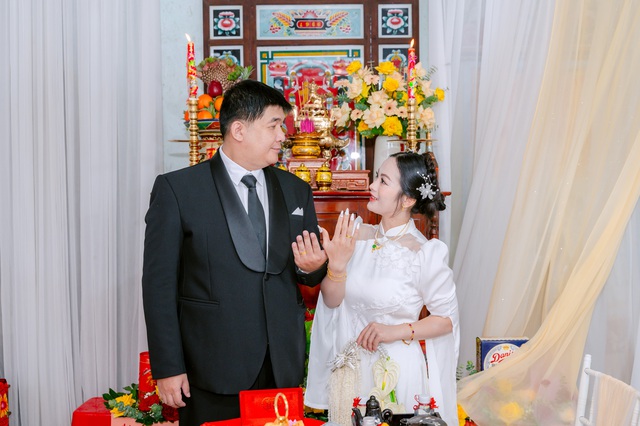 Đám cưới gây sốt vì dàn bê tráp đặc biệt, có người tóc đã bạc trắng - Ảnh 5. Đám cưới gây sốt vì dàn bê tráp đặc biệt, có người tóc đã bạc trắng - Ảnh 5.