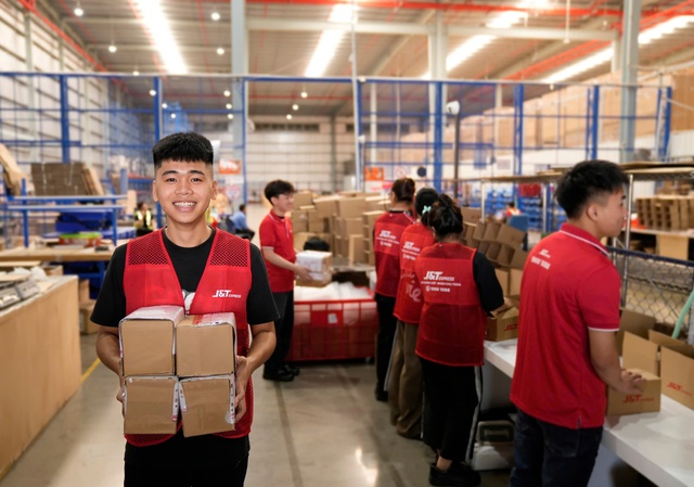 J&T Express trở thành đối tác vận chuyển các sản phẩm công nghệ cho Samsung Việt Nam - Ảnh 2.
