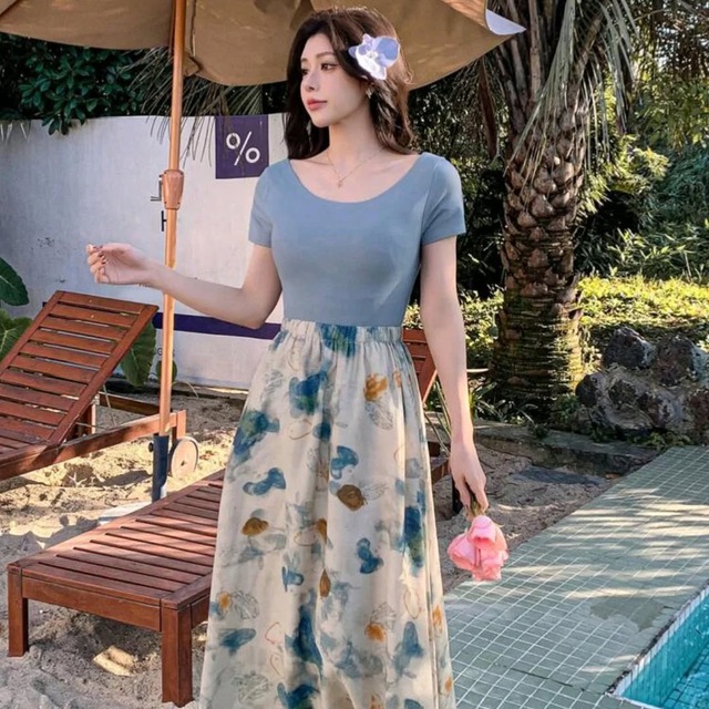 Chân váy hoa 'đốn tim' các nàng thơ ngày hè- Ảnh 2. Chân váy hoa 'đốn tim' các nàng thơ ngày hè- Ảnh 2.