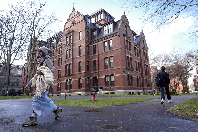 Tòa án chặn lệnh cấm đối với Đại học Harvard Tòa án chặn lệnh cấm đối với Đại học Harvard