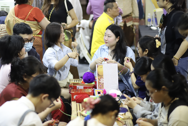 Thai Festival 2025 trở lại, giới trẻ mặc trang phục và đổ xô ăn đồ Thái Thai Festival 2025 trở lại, giới trẻ mặc trang phục và đổ xô ăn đồ Thái