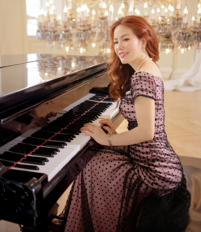 Diện thanh lịch kiểu Pháp giúp nàng cuốn hút từ sự tối giản- Ảnh 2. Diện thanh lịch kiểu Pháp giúp nàng cuốn hút từ sự tối giản- Ảnh 2.