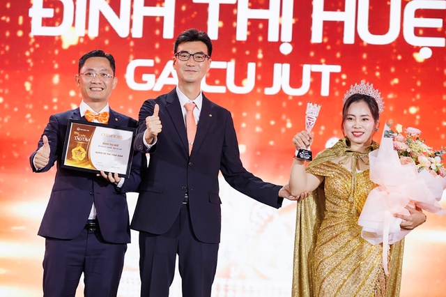 MDRT Hanwha Life VN - Đinh Thị Huệ và triết lý thành công dựa trên niềm tin- Ảnh 2. MDRT Hanwha Life VN - Đinh Thị Huệ và triết lý thành công dựa trên niềm tin- Ảnh 2.