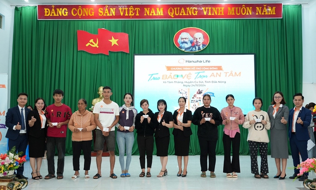 MDRT Hanwha Life VN - Đinh Thị Huệ và triết lý thành công dựa trên niềm tin- Ảnh 3. MDRT Hanwha Life VN - Đinh Thị Huệ và triết lý thành công dựa trên niềm tin- Ảnh 3.