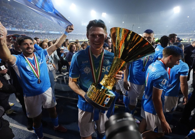 McTominay vô địch Serie A cùng Napoli, ‘chà xát’ thêm nỗi đau của M.U- Ảnh 2. McTominay vô địch Serie A cùng Napoli, ‘chà xát’ thêm nỗi đau của M.U- Ảnh 2.