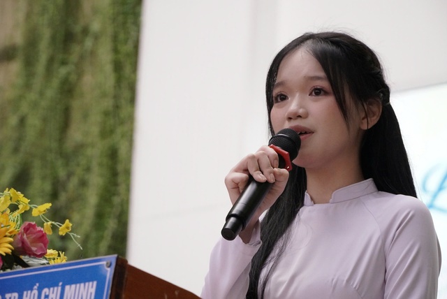 Lời tri ân mẹ đẫm nước mắt của nữ sinh lớp 12 TP.HCM Lời tri ân mẹ đẫm nước mắt của nữ sinh lớp 12 TP.HCM