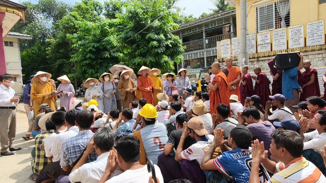 Đoàn Phật giáo, phật tử TP.HCM cứu trợ gần 8,6 tỉ đồng đến người dân Myanmar - Ảnh 8.