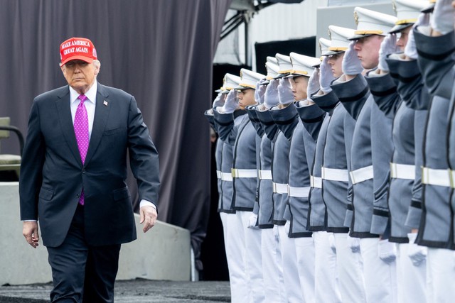 Tổng thống Trump giảm phân nửa nhân sự của Hội đồng An ninh Quốc gia Tổng thống Trump giảm phân nửa nhân sự của Hội đồng An ninh Quốc gia