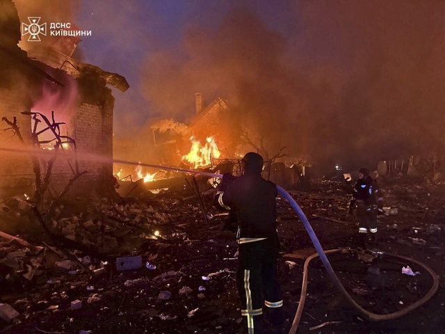 &Ocirc;ng Trump kh&ocirc;ng h&agrave;i l&ograve;ng với &ocirc;ng Putin v&igrave; đợt kh&ocirc;ng k&iacute;ch Ukraine- Ảnh 1.