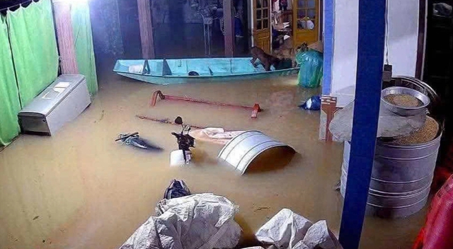 Hà Tĩnh: Mưa lớn, nhiều nhà dân ngập nặng Hà Tĩnh: Mưa lớn, nhiều nhà dân ngập nặng