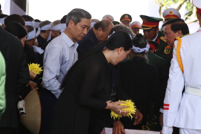 Chủ tịch Quốc hội Trần Thanh Mẫn dự lễ tang nguyên Chủ tịch nước Trần Đức Lương - Ảnh 3.