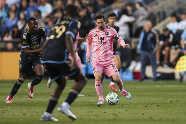 Messi sút phạt siêu đẳng, Inter Miami ngược dòng hòa ngoạn mục đối thủ mạnh Philadelphia Messi sút phạt siêu đẳng, Inter Miami ngược dòng hòa ngoạn mục đối thủ mạnh Philadelphia