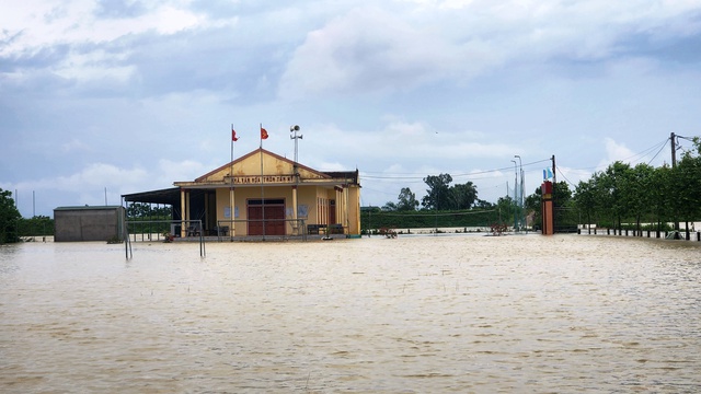 Mưa lớn ở Hà Tĩnh: Mới đầu mùa hè đã bị ngập lụt- Ảnh 4. Mưa lớn ở Hà Tĩnh: Mới đầu mùa hè đã bị ngập lụt- Ảnh 4.