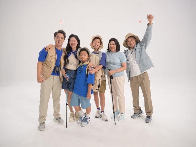 Lần đầu ti&ecirc;n cả gia đ&igrave;nh Đăng Kh&ocirc;i - Thủy Anh &lsquo;ra qu&acirc;n&rsquo; đ&oacute;ng MV - Ảnh 1.