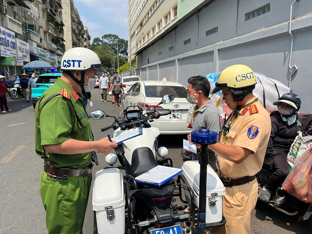 Xử nghi&ecirc;m vi phạm giao th&ocirc;ng để kh&ocirc;ng ai nhờn luật- Ảnh 2.