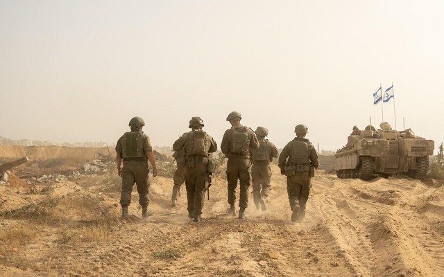 Israel muốn kiểm soát 75% Gaza trong 2 tháng, dồn dân vào phần còn lại - Ảnh 1.