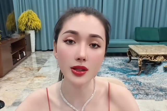 Ngân Collagen đang ‘ồn ào’ trên mạng xã hội là ai?- Ảnh 1.