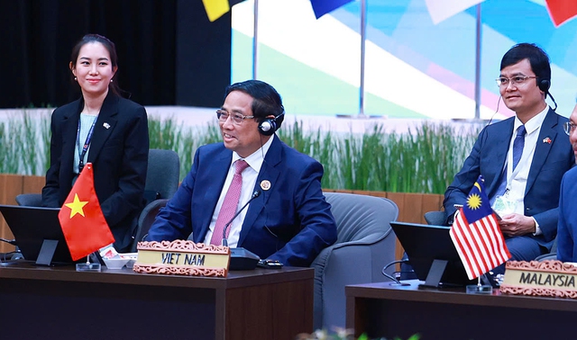 Thủ tướng Phạm Minh Chính dự phiên Đối thoại của lãnh đạo với thanh niên ASEAN - Ảnh 1.