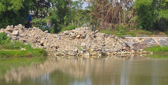 S&ocirc;ng Y&ecirc;n Đ&agrave; Nẵng: Ngổn ngang dự &aacute;n k&egrave; chống sạt lở khẩn cấp - Ảnh 6.