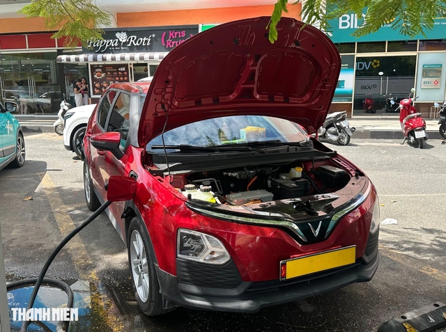 T&agrave;i xế c&ocirc;ng nghệ n&oacute;i g&igrave; khi chuyển từ xe xăng sang &ocirc; t&ocirc; điện? - Ảnh 2.