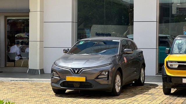 Điều cần lưu ý khi học lái xe bằng ô tô điện - Ảnh 1.