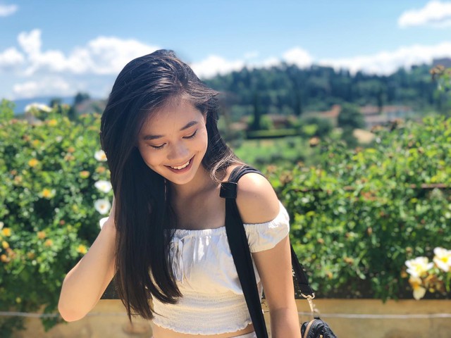 Con gái út của Lý Liên Kiệt gây chú ý - Ảnh 3.