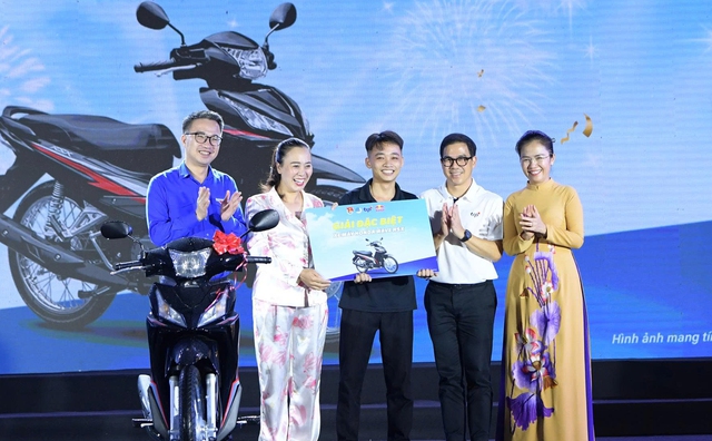 Nhiều nghệ sĩ nổi tiếng tham gia đêm nhạc hội 'Lan tỏa năng lượng tích cực'- Ảnh 2. Nhiều nghệ sĩ nổi tiếng tham gia đêm nhạc hội 'Lan tỏa năng lượng tích cực'- Ảnh 2.
