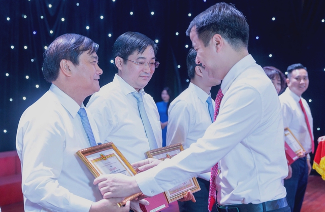 Tuyên dương 7 tập thể và 53 cá nhân điển hình trong học và làm theo Bác- Ảnh 2.