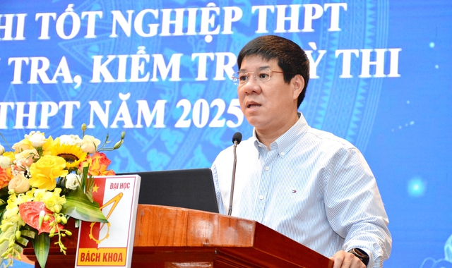 Thi tốt nghiệp THPT: Đề thi in tr&ecirc;n giấy A3, cảnh gi&aacute;c gian lận bằng AI   - Ảnh 1.