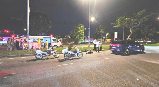 Tai nạn liên hoàn ở TP.HCM, 1 người bị thương nặng Tai nạn liên hoàn ở TP.HCM, 1 người bị thương nặng