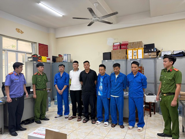 Đồng Nai: Khởi tố Chủ tịch UBND P.Trảng Dài cùng 4 cán bộ quản lý đô thị Đồng Nai: Khởi tố Chủ tịch UBND P.Trảng Dài cùng 4 cán bộ quản lý đô thị