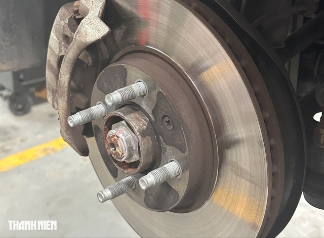 Tại sao l&aacute;ng đĩa phanh l&agrave; hạng mục cần phải l&agrave;m khi bảo dưỡng &ocirc; t&ocirc;? - Ảnh 2.